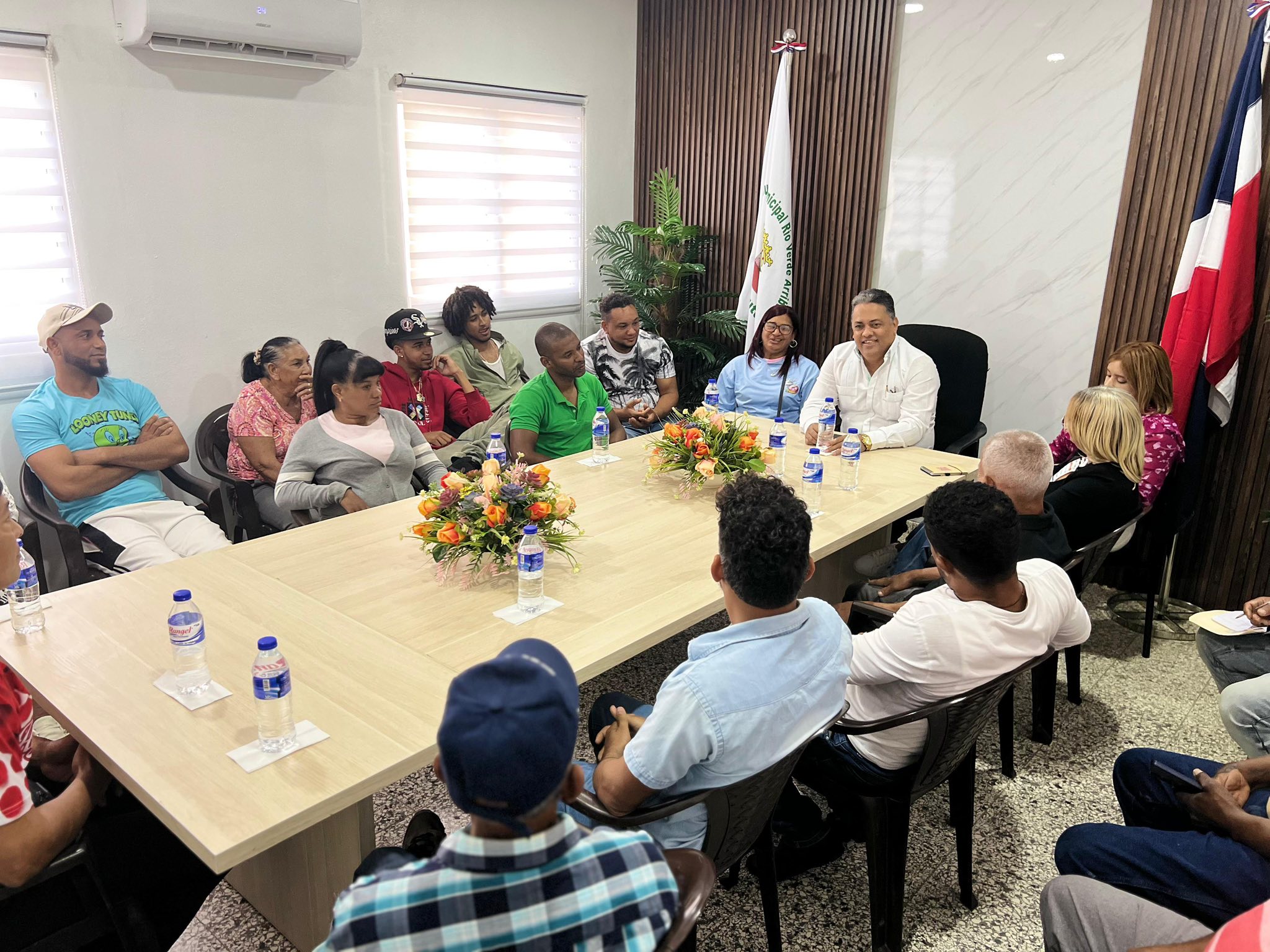 Reunión con miembros de la Comunidad Bonagua.