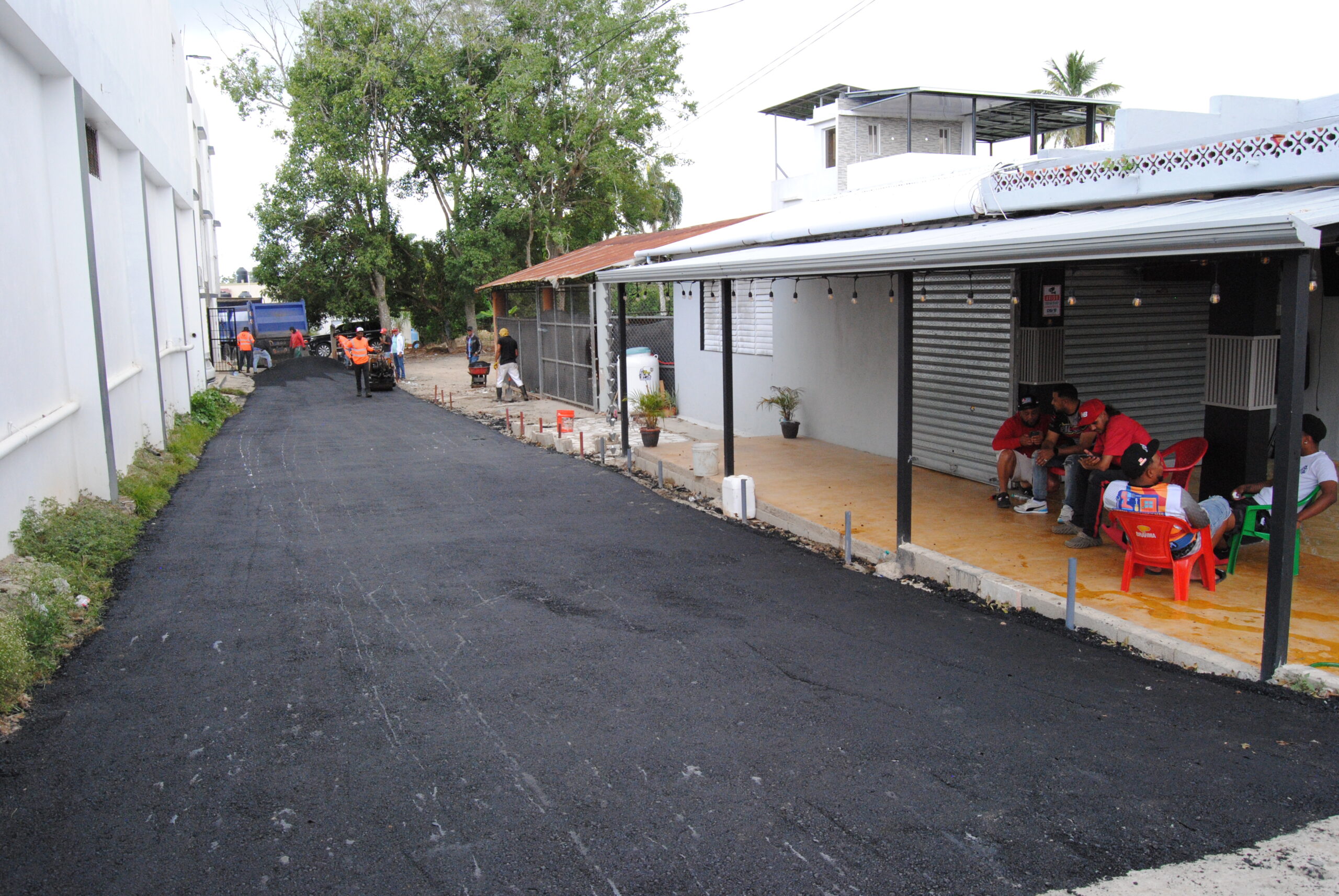Asfalto de Calle Miguel Castillo, Frente a Cuartel de Cutupú.