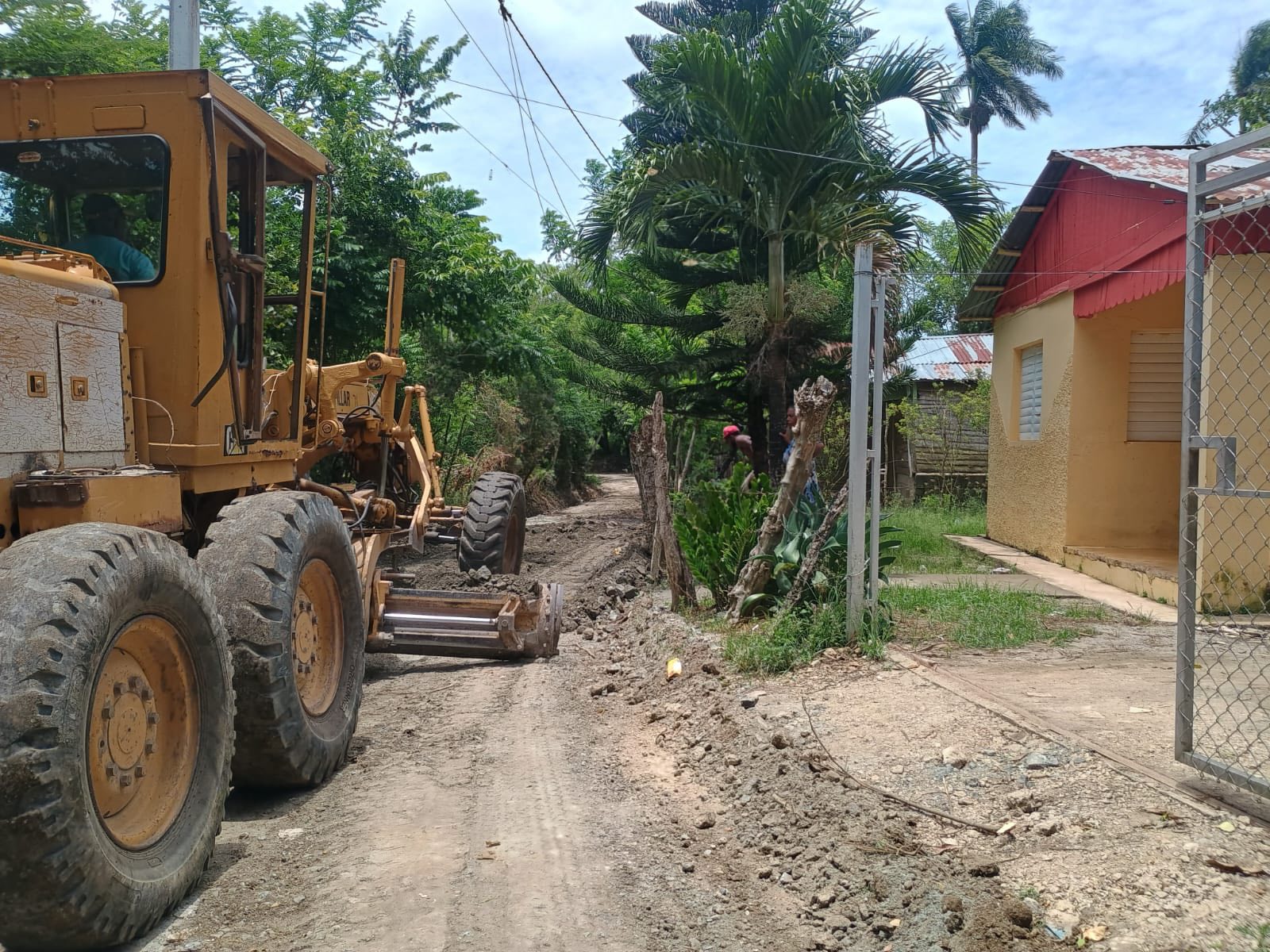 Dando Continuidad del Acondicionamiento Y Mantenimiento De Los Caminos Vecinales En La Comunidad De Los Basoras.