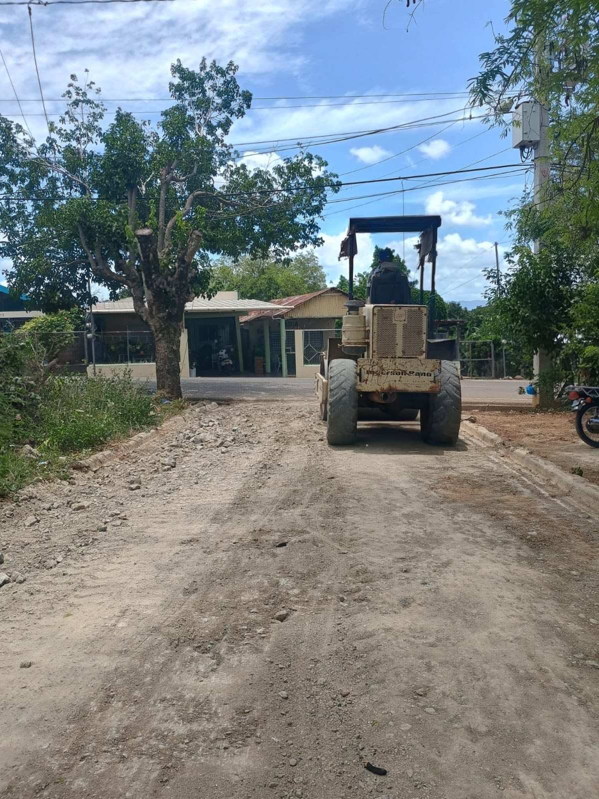 Seguimos trabajando de manera incansable para brindar soluciones y mejores condiciones a nuestra gente.