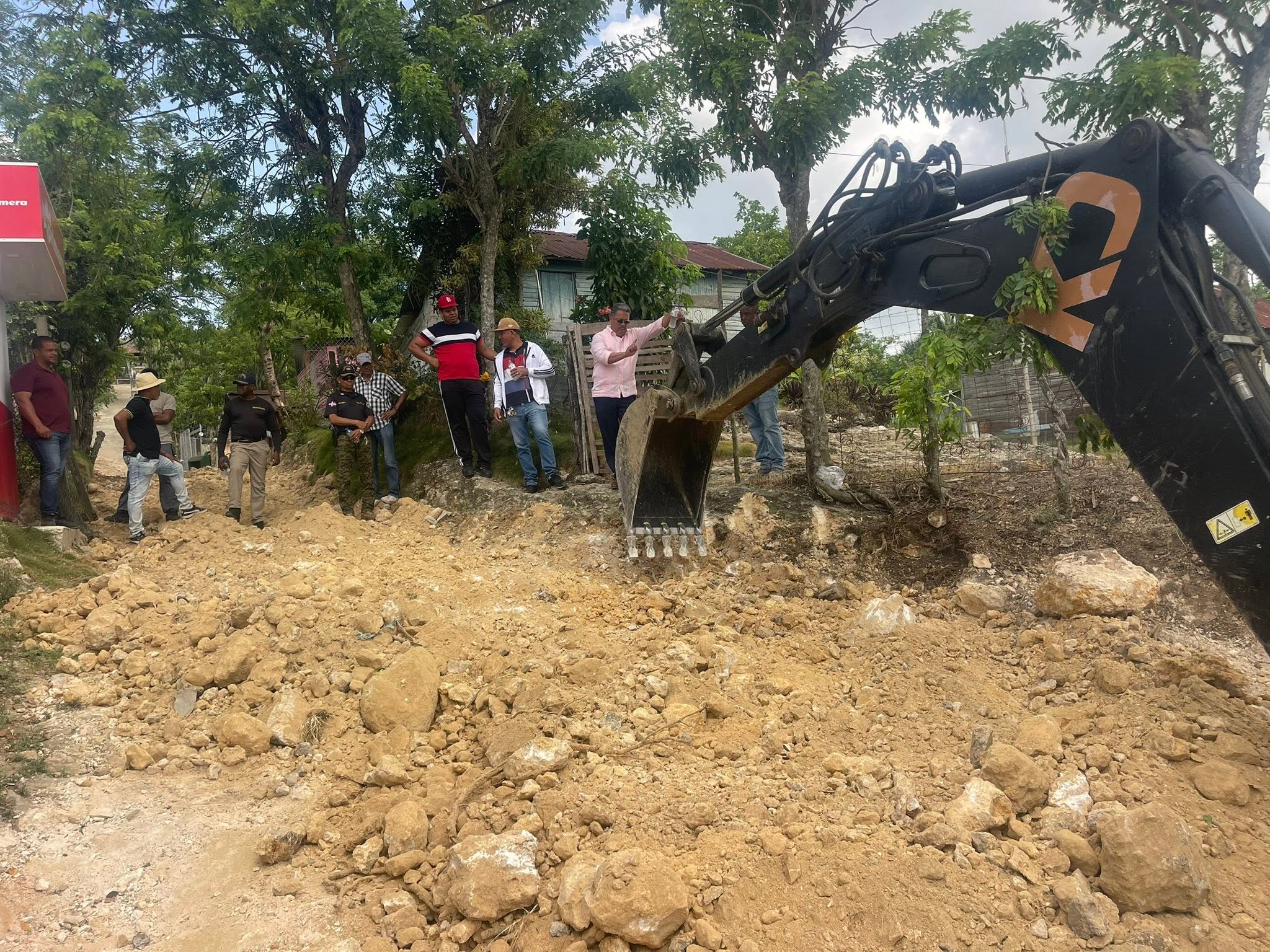 Inicio A La Tan Esperada Construcción De La Lomita En La Comunidad De El Aljibe