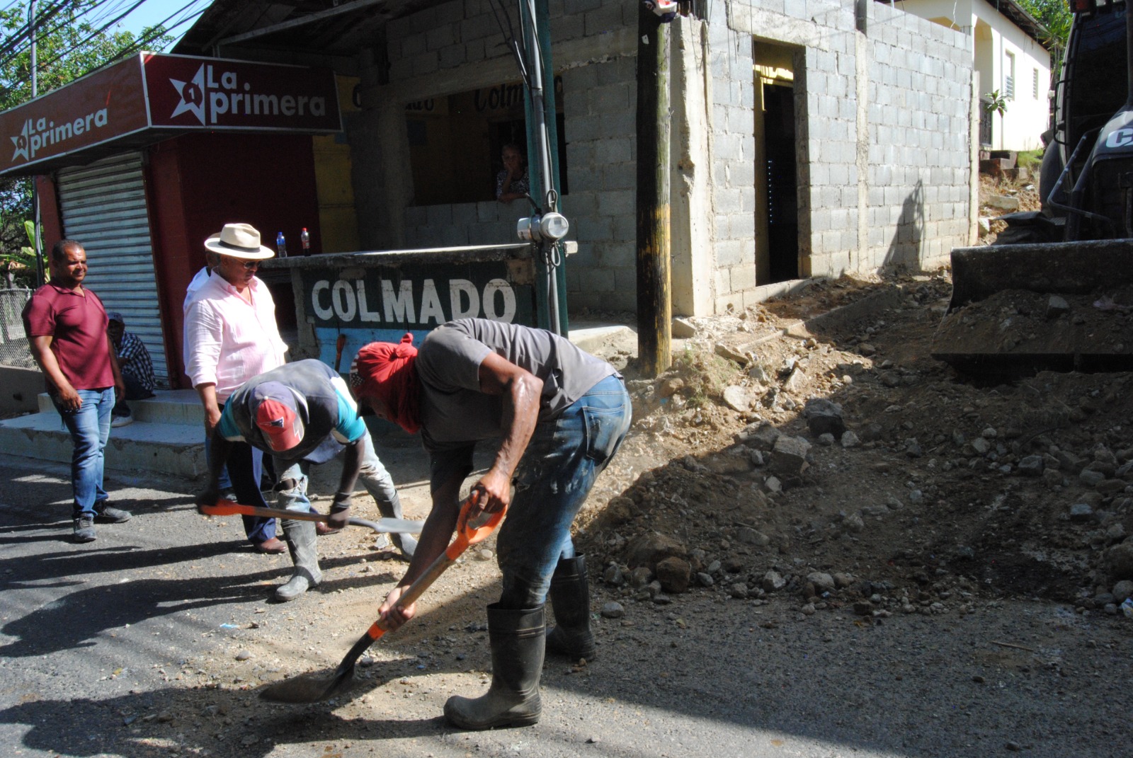 Seguimos trabajando sin descanso por el bienestar y el desarrollo de nuestras comunidades.